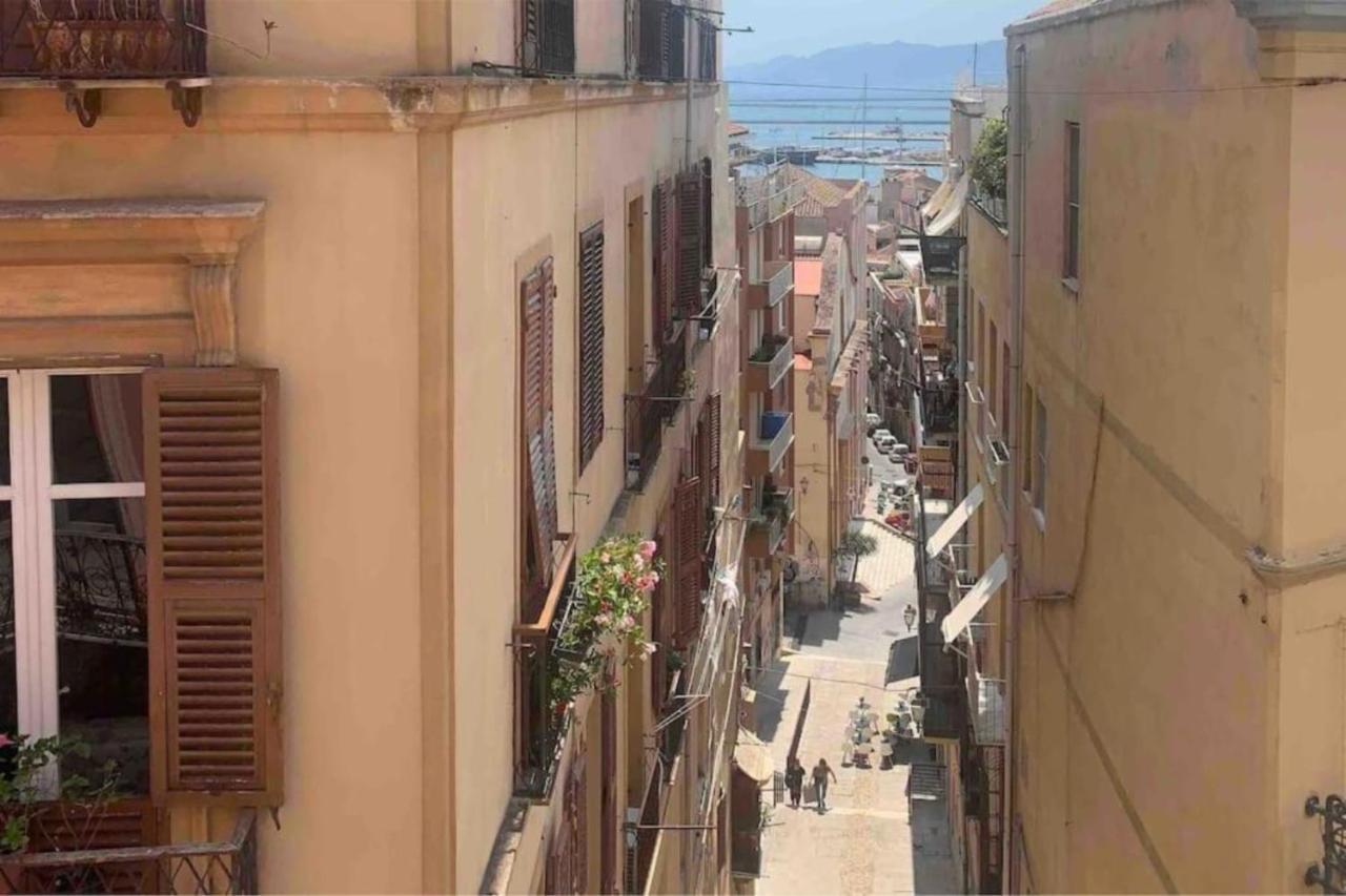 Appartamento Cagliari Centro Con Vista Sul Porto Экстерьер фото