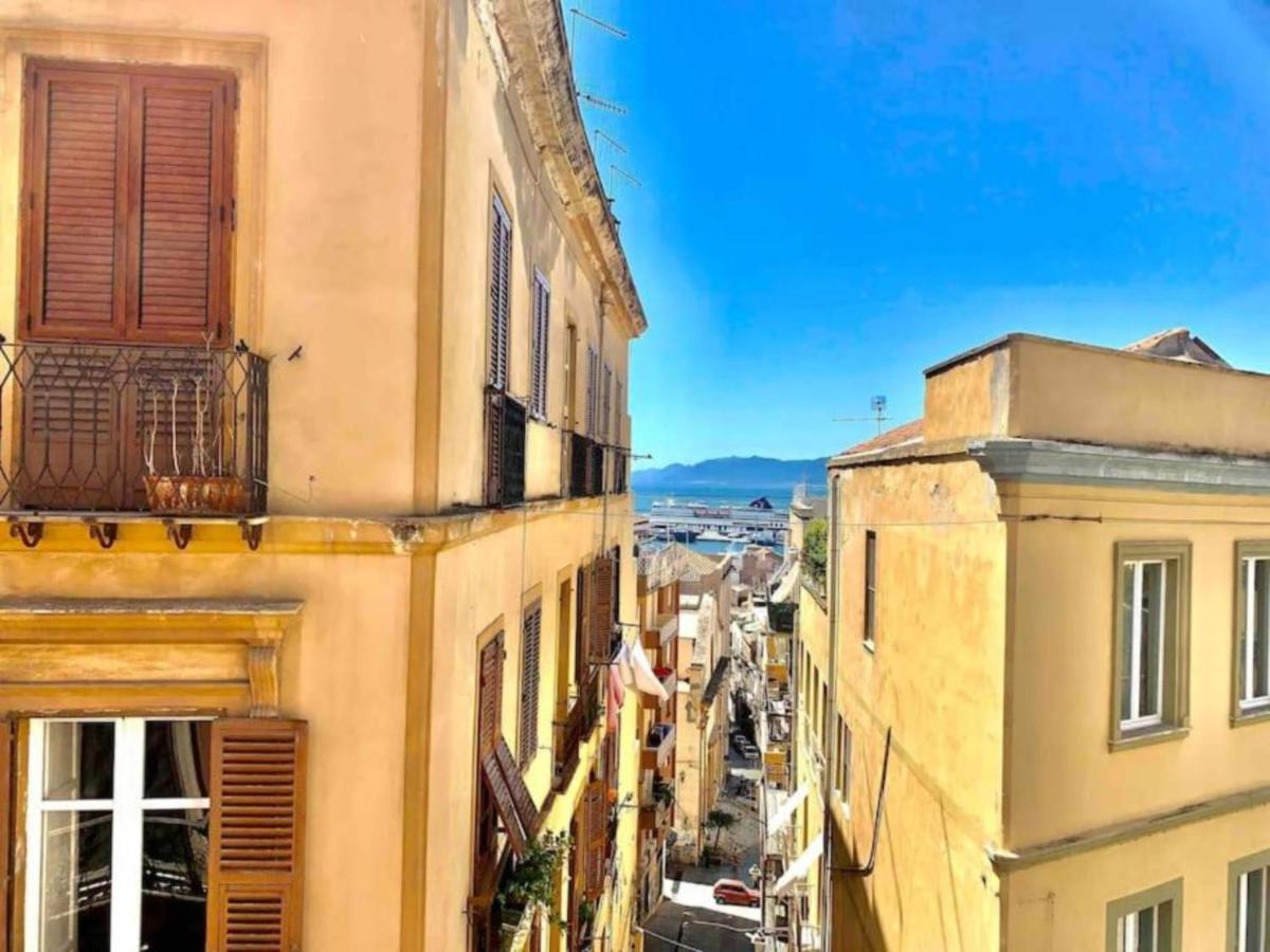Appartamento Cagliari Centro Con Vista Sul Porto Экстерьер фото